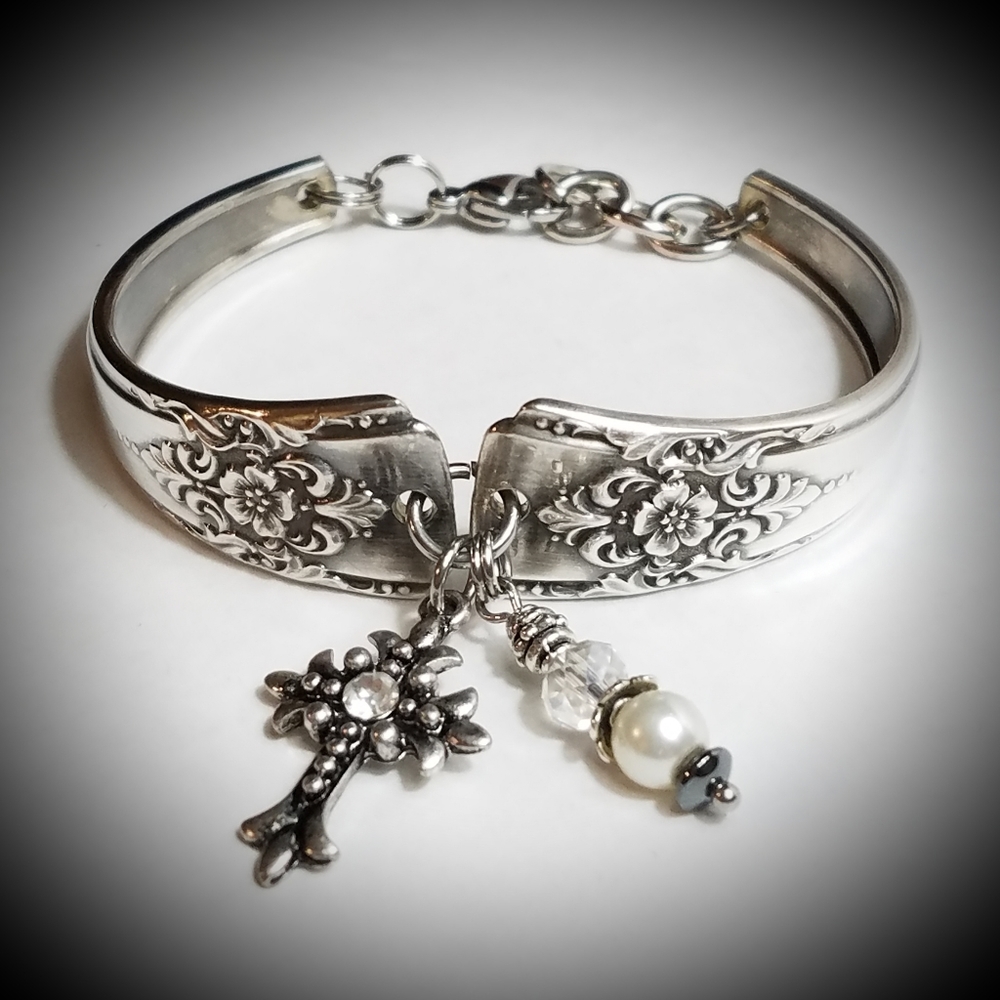 Vintage Spoon bracelet, silverplated, with charms.